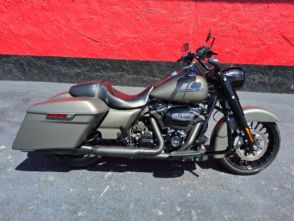 2018 Harley-davidson Road King Special - $14,900