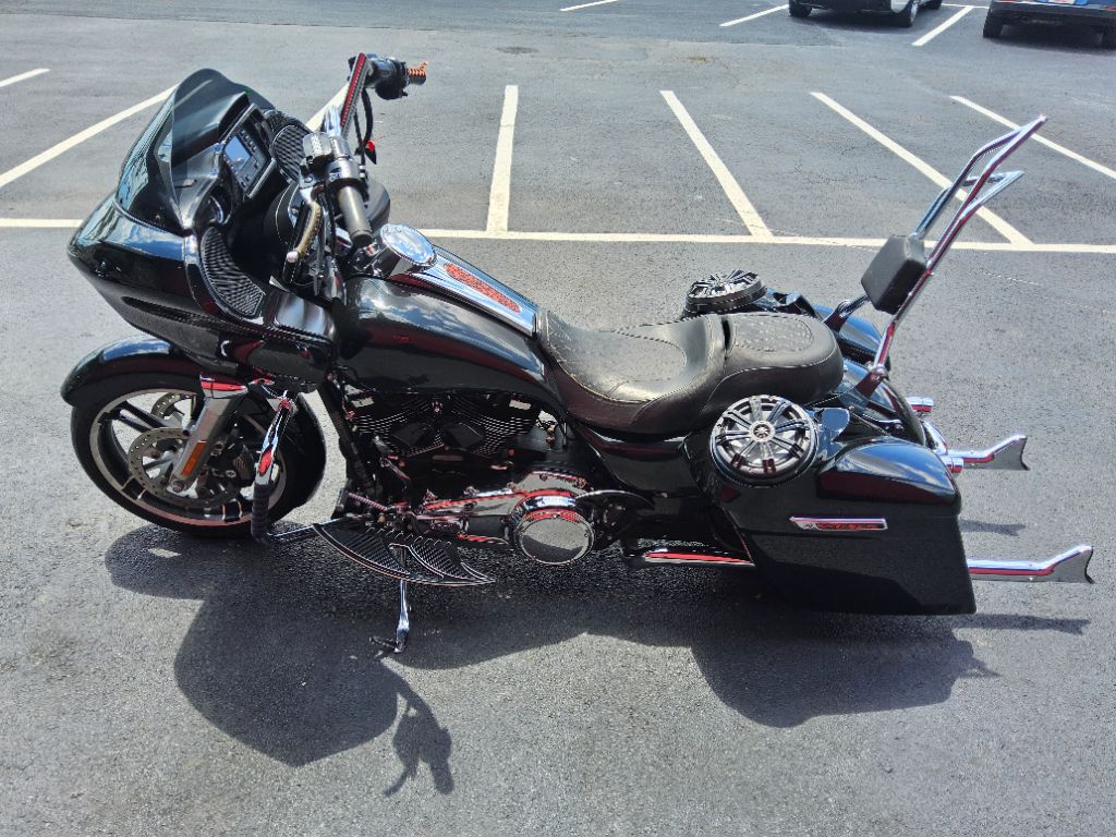 2019 Harley-davidson Road Glide - $14,995