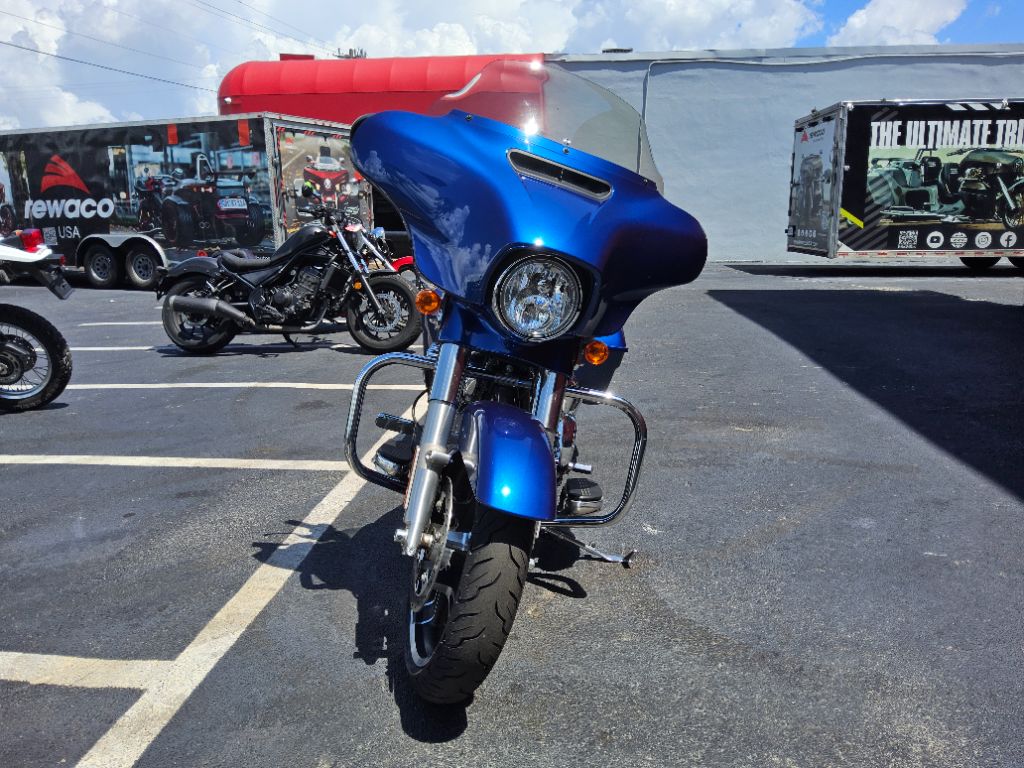 2017 Harley-davidson Street Glide Special - $15,900