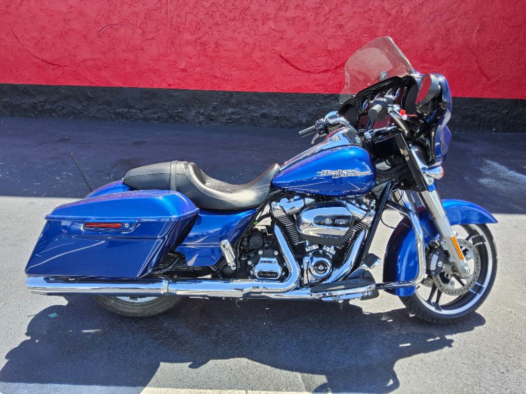 2017 Harley-davidson Street Glide Special - $15,900