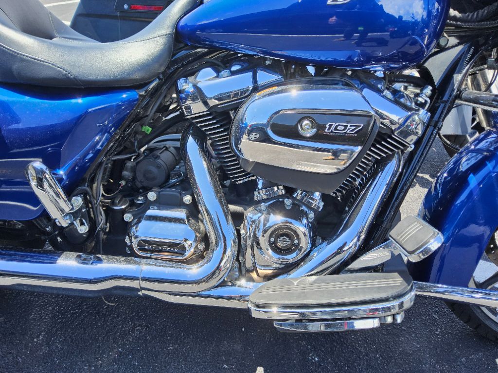 2017 Harley-davidson Street Glide Special - $15,900