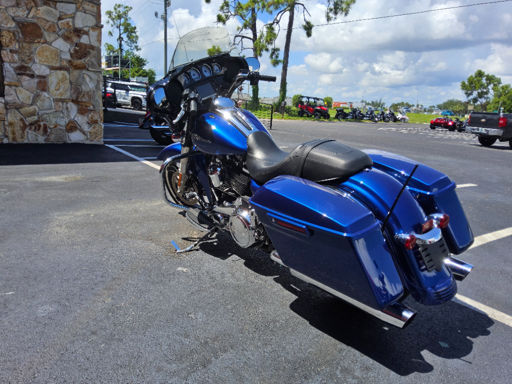 2017 Harley-davidson Street Glide Special - $15,900