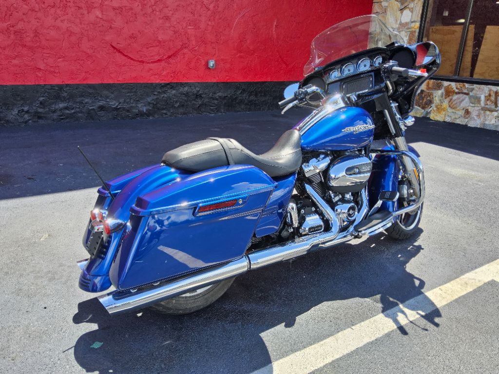 2017 Harley-davidson Street Glide Special - $15,900