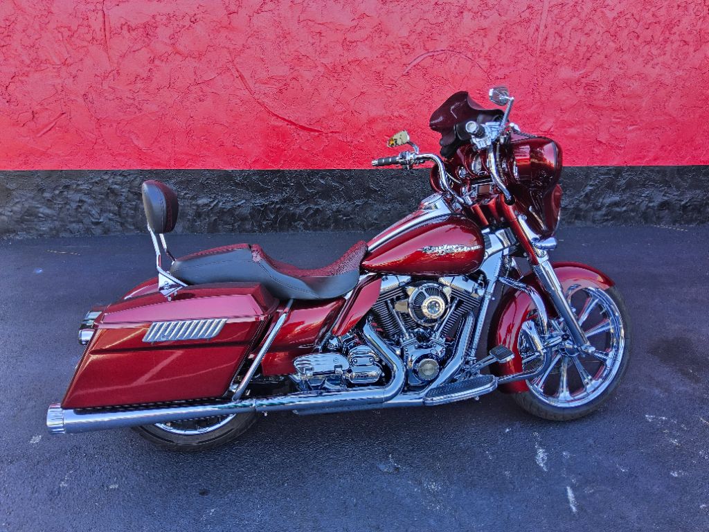 2009 Harley-davidson Street Glide - $10,500