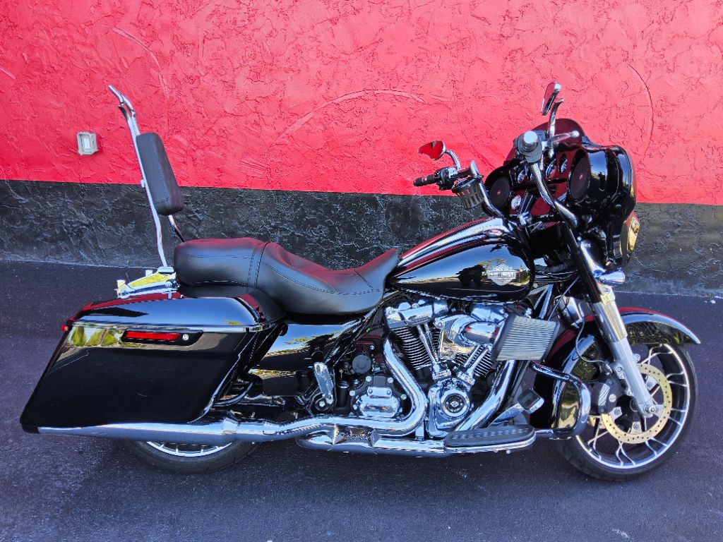 2021 Harley-davidson Street Glide Special - $18,995