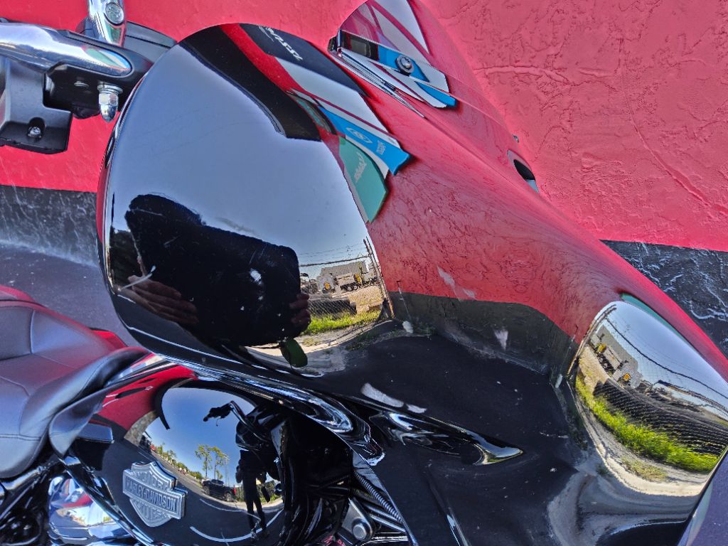 2021 Harley-davidson Street Glide Special - $18,995