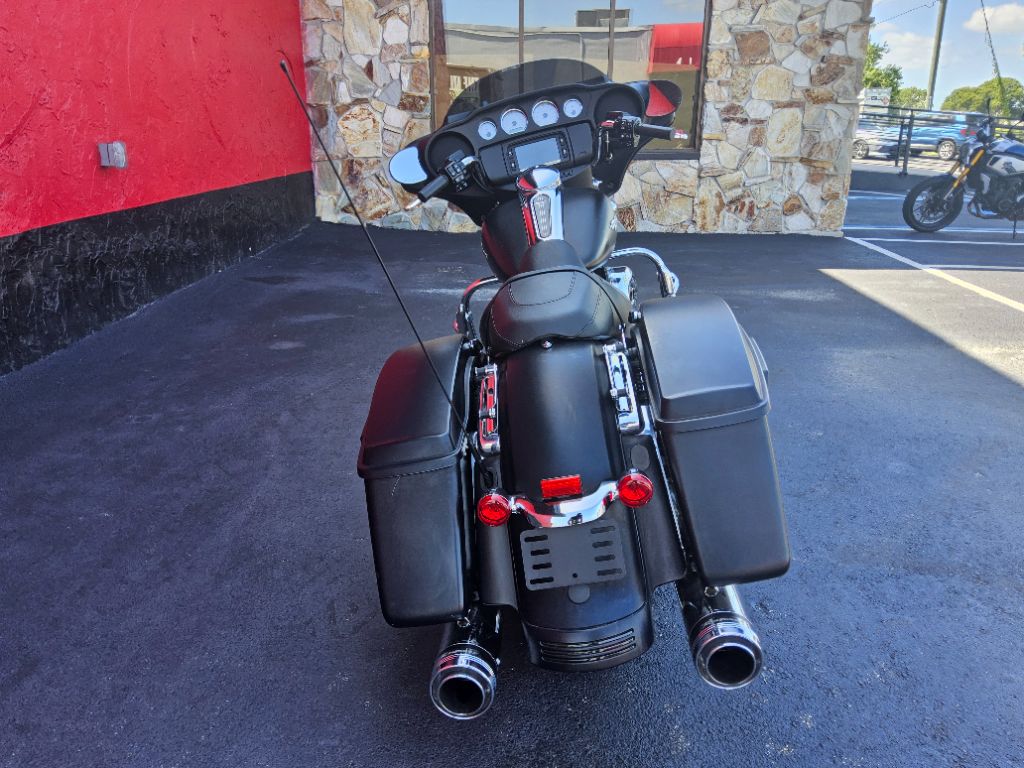 2017 Harley-davidson Street Glide Special - $14,995