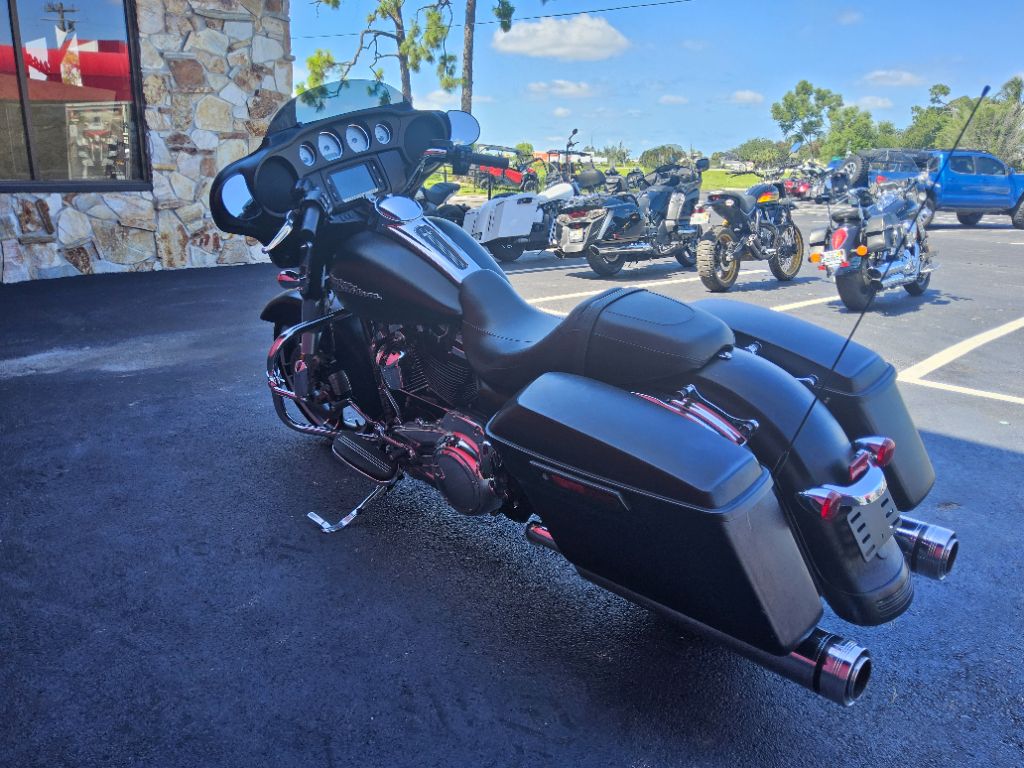 2017 Harley-davidson Street Glide Special - $14,995