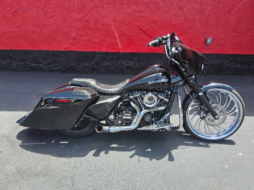 2019 Harley-davidson Street Glide Special - $23,995