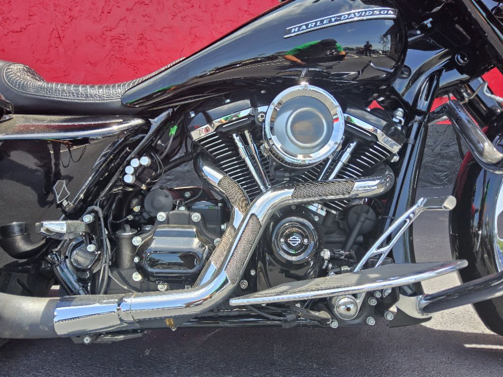 2019 Harley-davidson Street Glide Special - $23,995