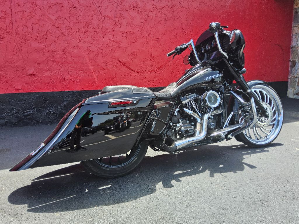 2019 Harley-davidson Street Glide Special - $23,995