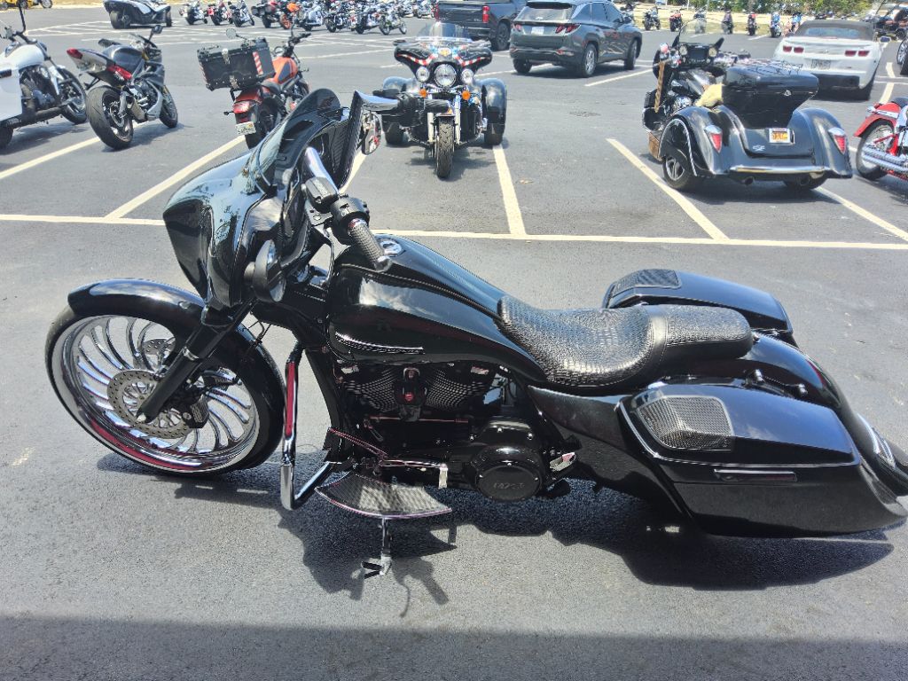 2019 Harley-davidson Street Glide Special - $23,995