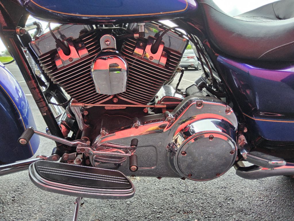 2009 Harley-davidson Street Glide - $9,900