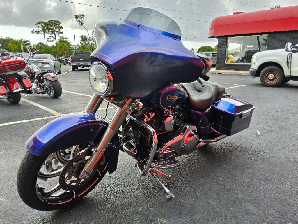 2009 Harley-davidson Street Glide - $9,900