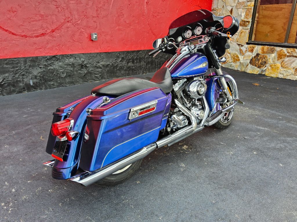 2009 Harley-davidson Street Glide - $9,900