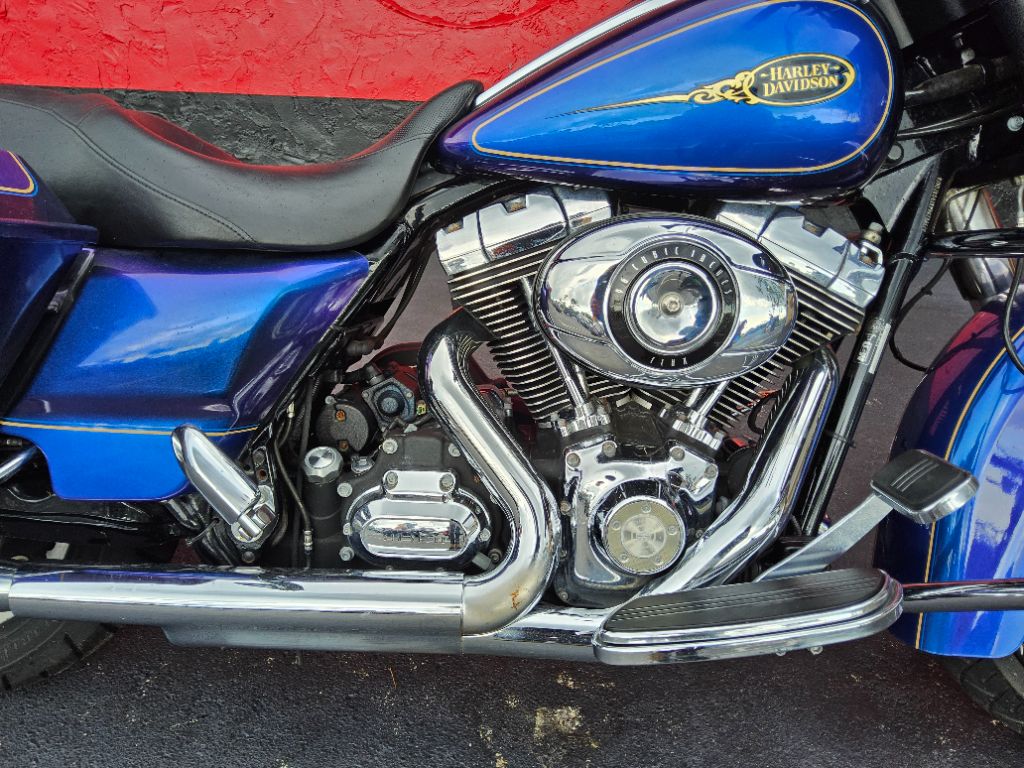 2009 Harley-davidson Street Glide - $9,900
