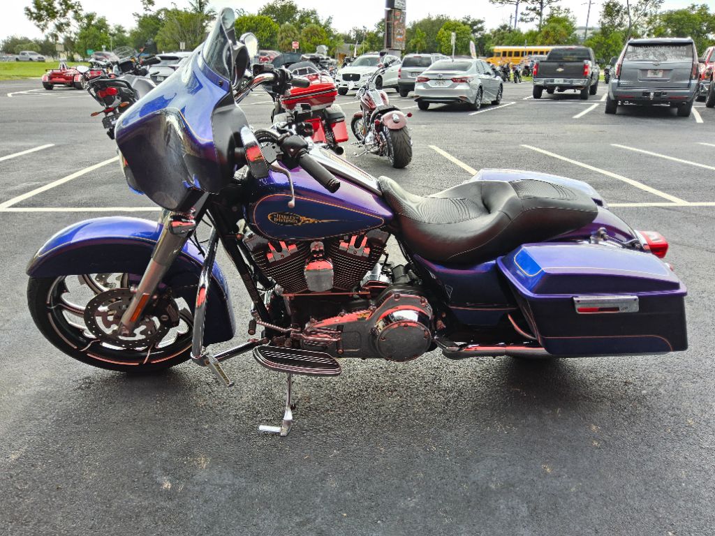 2009 Harley-davidson Street Glide - $9,900