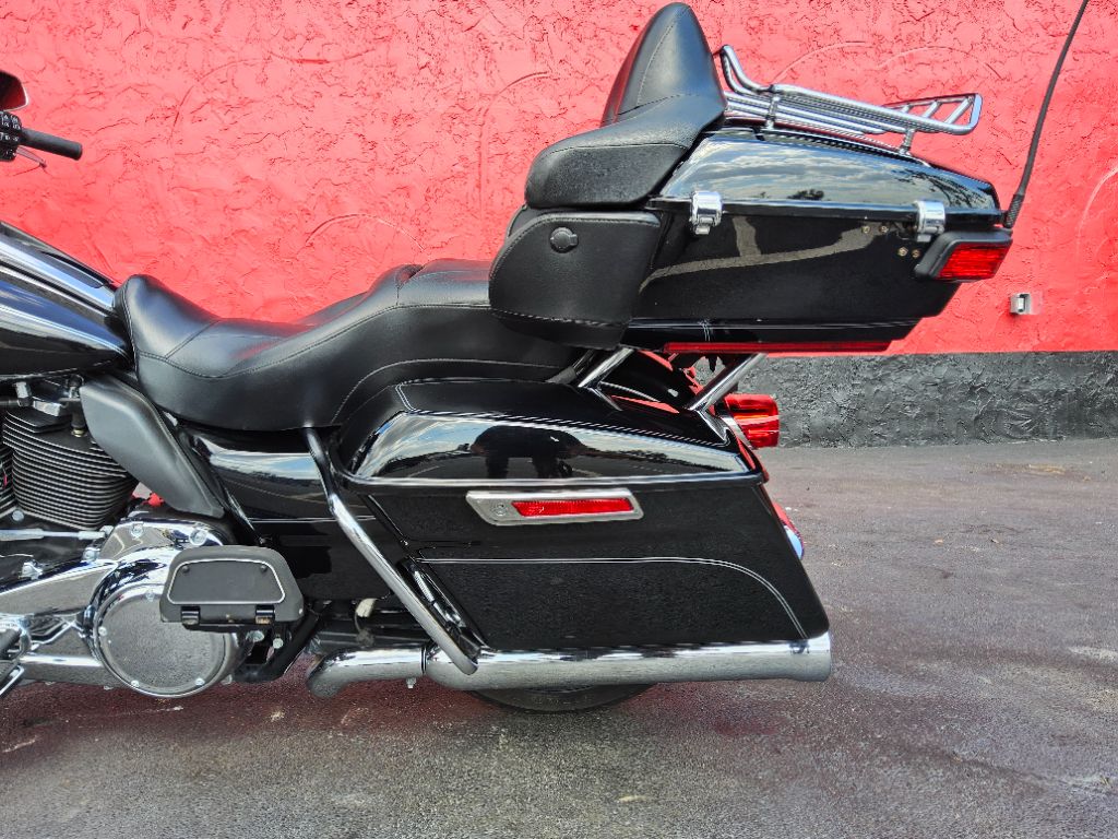 2017 Harley-davidson Electra Glide Ultra Classic - $10,500