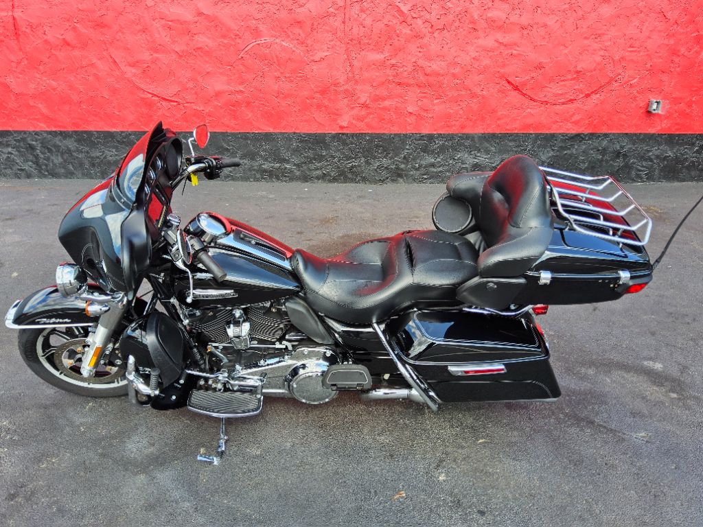 2017 Harley-davidson Electra Glide Ultra Classic - $10,500