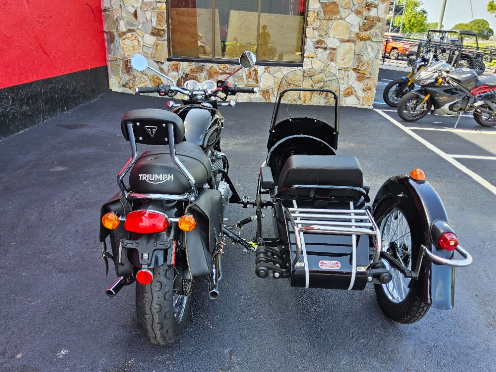 2018 Triumph Bonnivelle Side CAR - $7,995