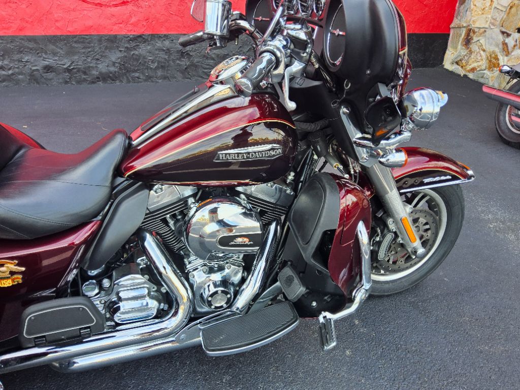 2014 Harley Davidson TRI Glide Flhtcutg - $21,995