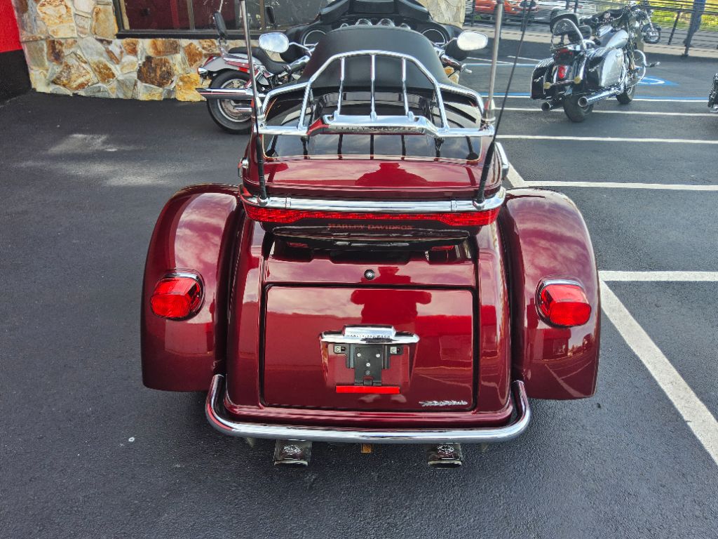 2014 Harley Davidson TRI Glide Flhtcutg - $21,995