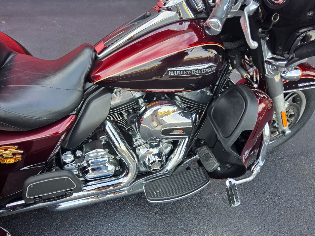 2014 Harley Davidson TRI Glide Flhtcutg - $21,995