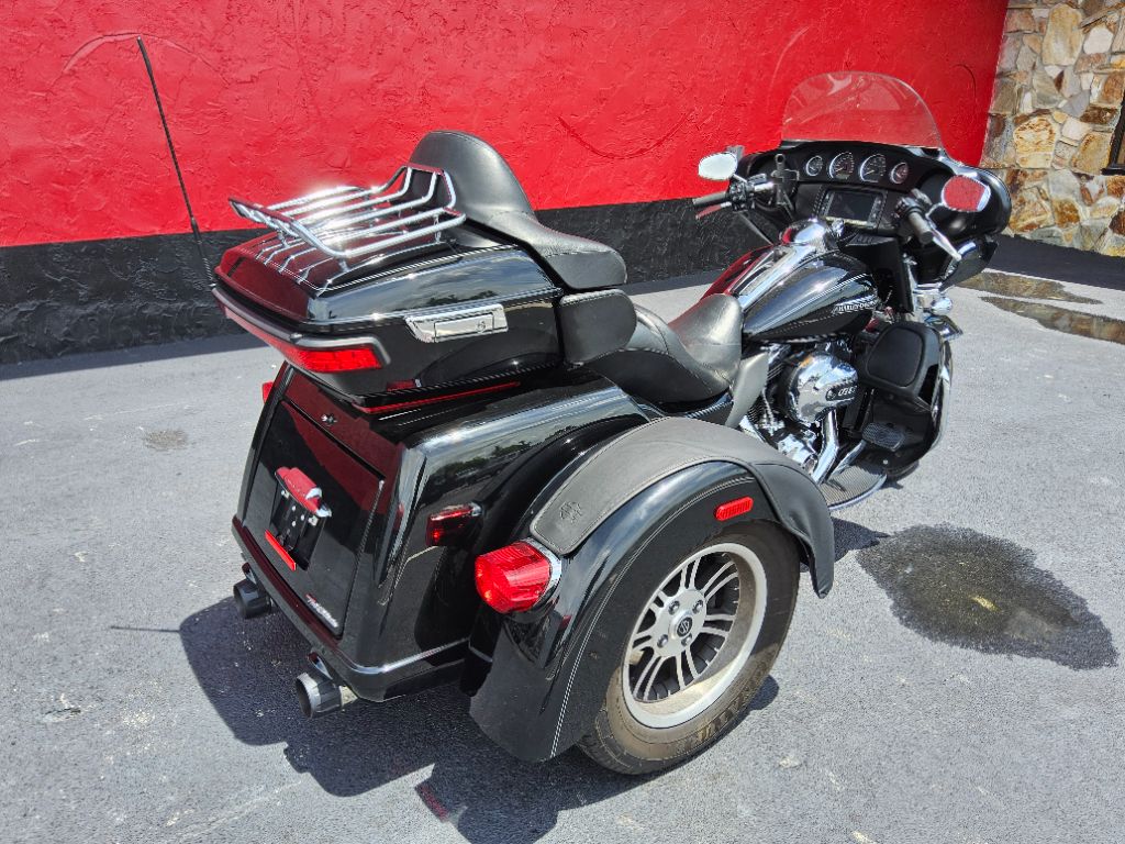 2015 Harley Davidson Flhtcutg