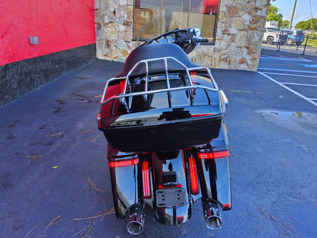 2017 Harley-davidson Cvo Street Glide - $17,995