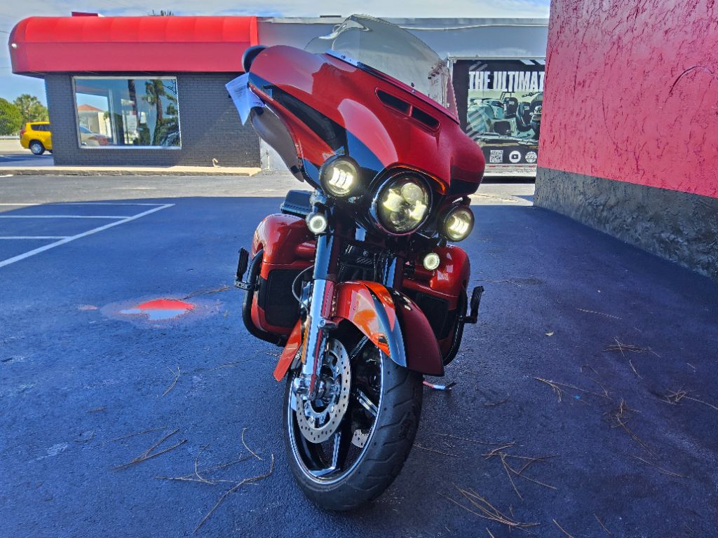 2017 Harley-davidson Cvo Street Glide - $17,995