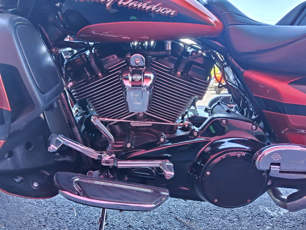 2017 Harley-davidson Cvo Street Glide - $17,995