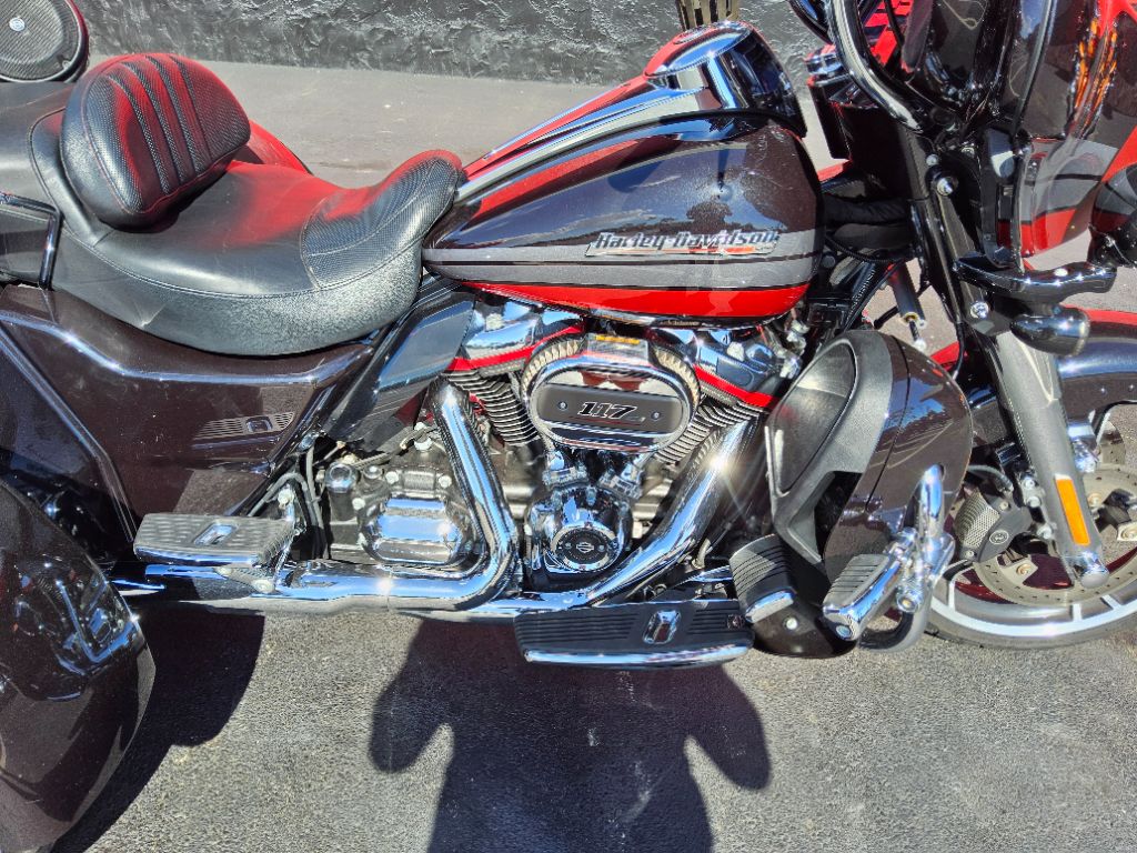 2020 Harley Davidson CVO TRI Glide - $32,995