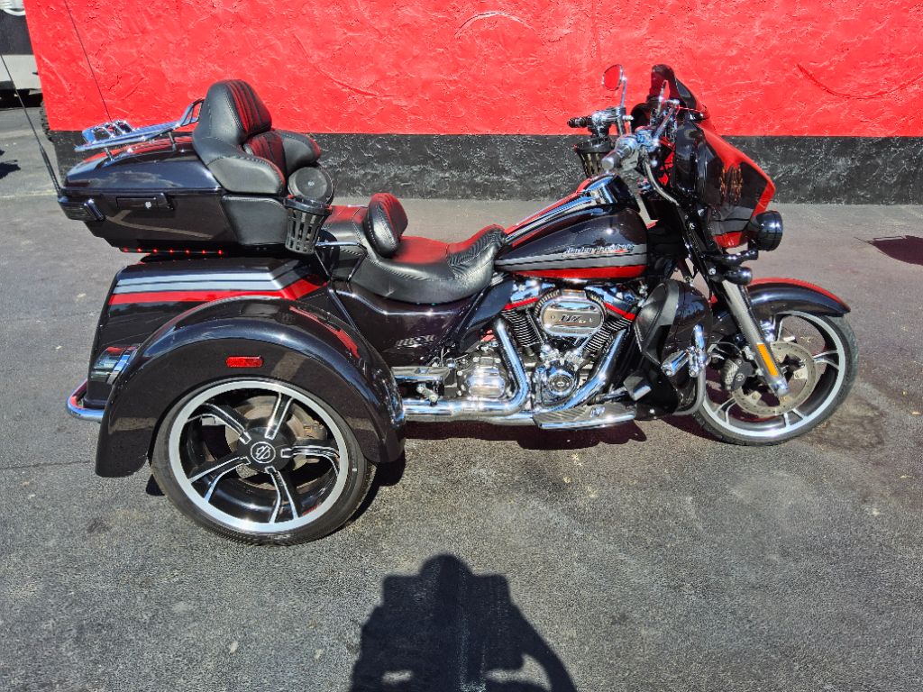 2020 Harley Davidson CVO TRI Glide - $32,995