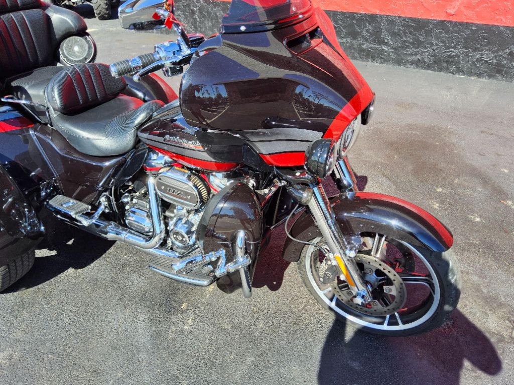 2020 Harley Davidson CVO TRI Glide - $32,995