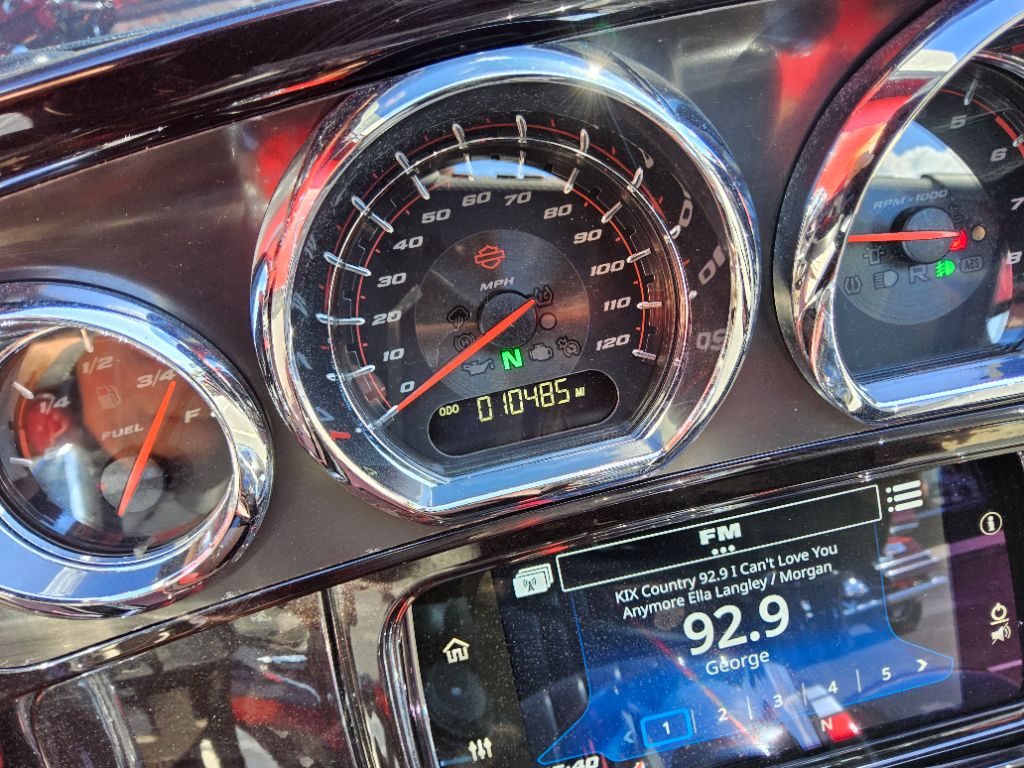 2020 Harley Davidson CVO TRI Glide - $32,995