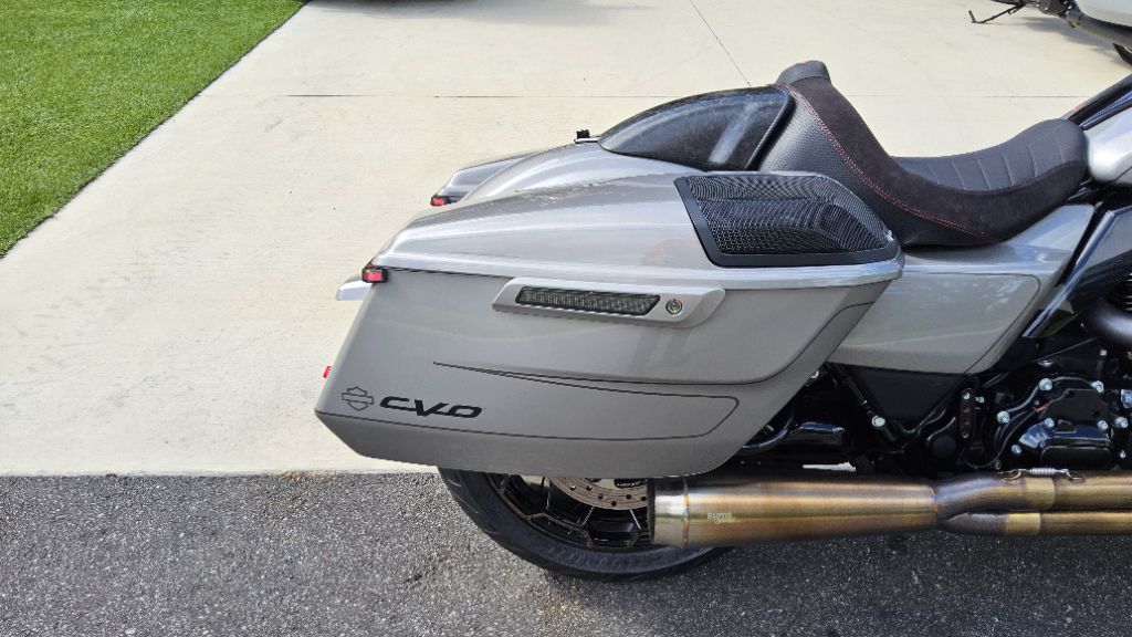 2023 Harley-davidson Cvo Street Glide - $29,995
