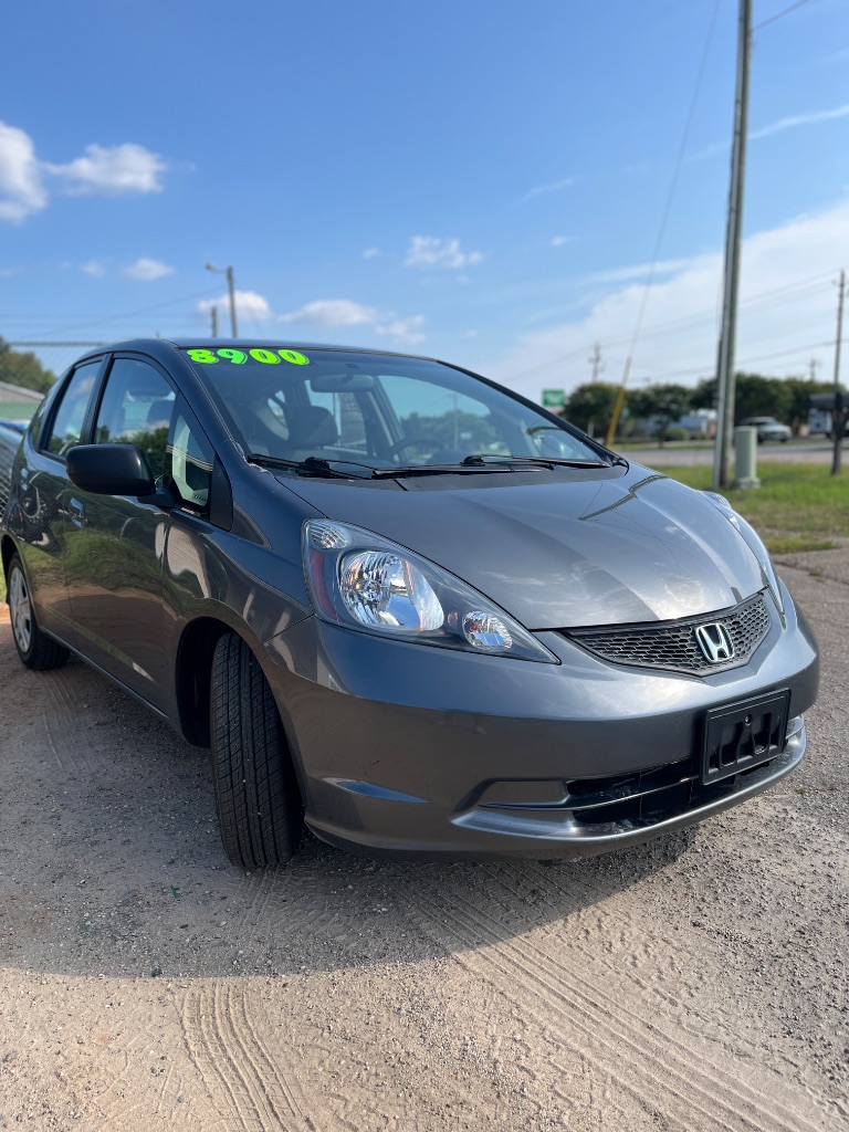 2013 Honda Fit - $8,900