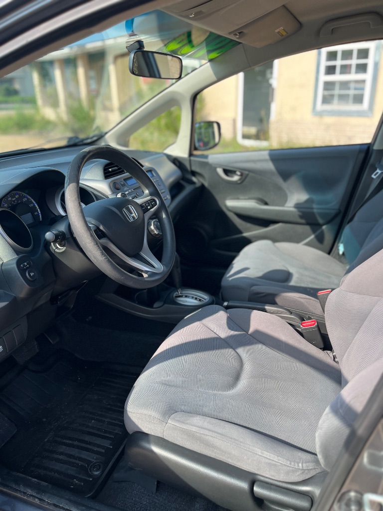 2013 Honda Fit - $8,900