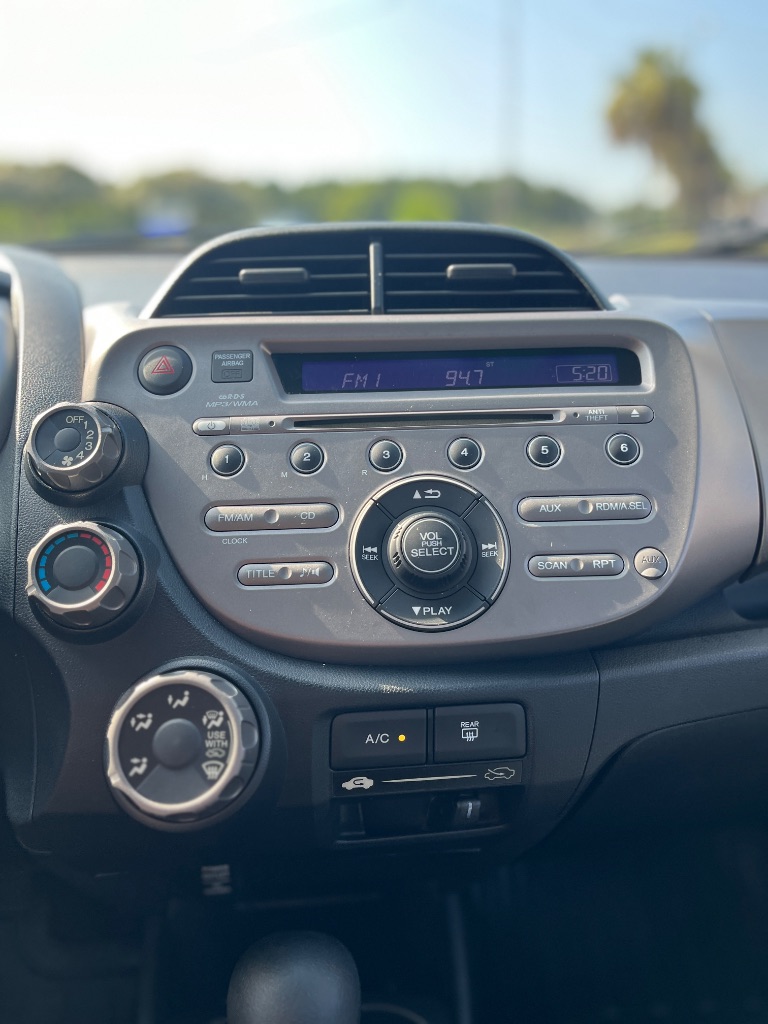 2013 Honda Fit - $8,900