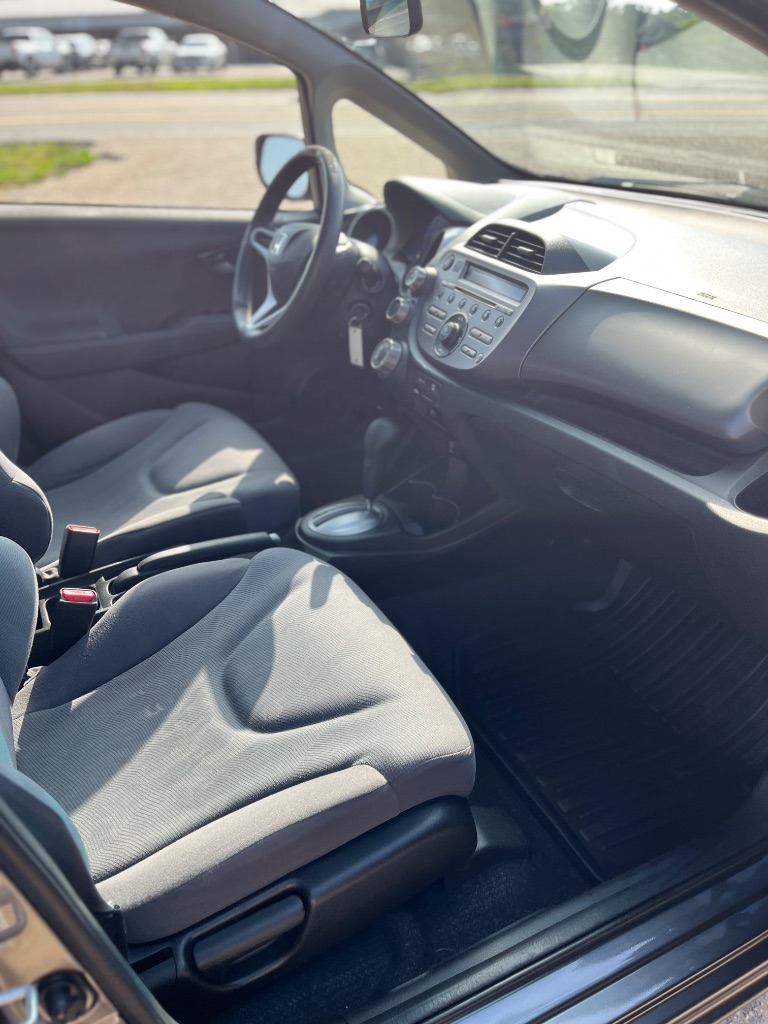 2013 Honda Fit - $8,900