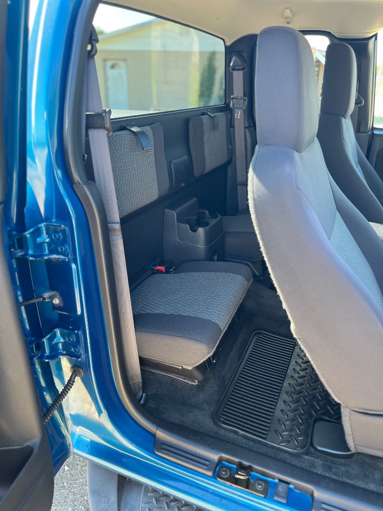 2012 Chevrolet Colorado - $11,900