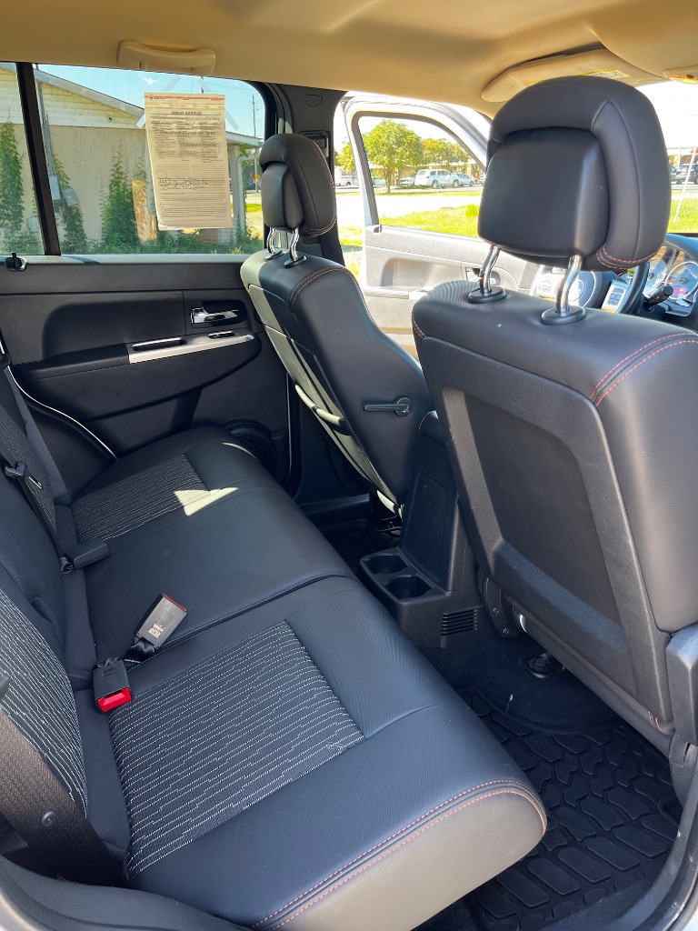 2012 Jeep Liberty - $9,900