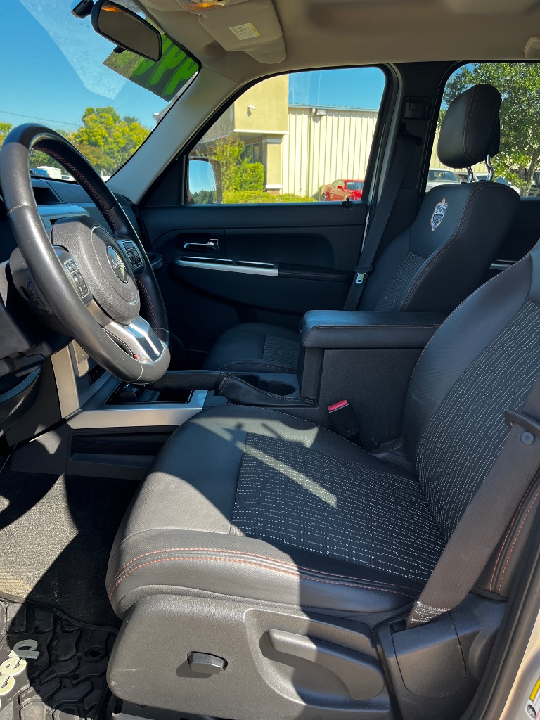 2012 Jeep Liberty - $9,900