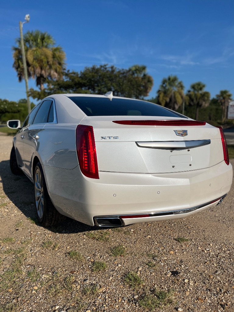 2017 Cadillac XTS - $10,900