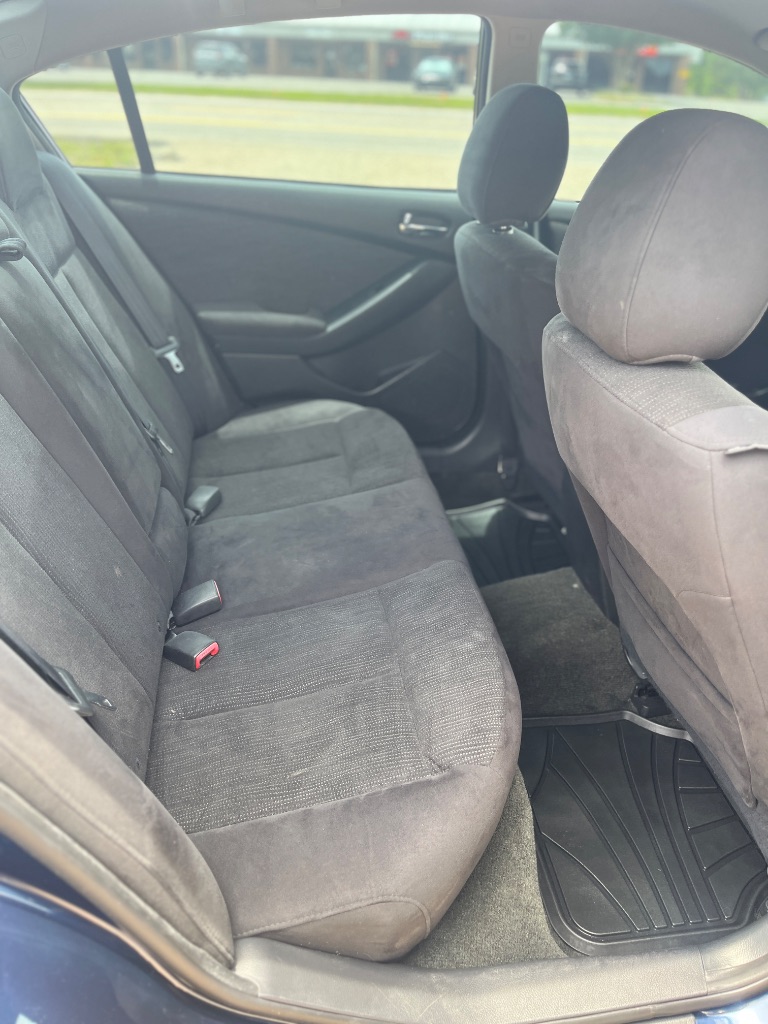 2012 Nissan Altima - $8,900
