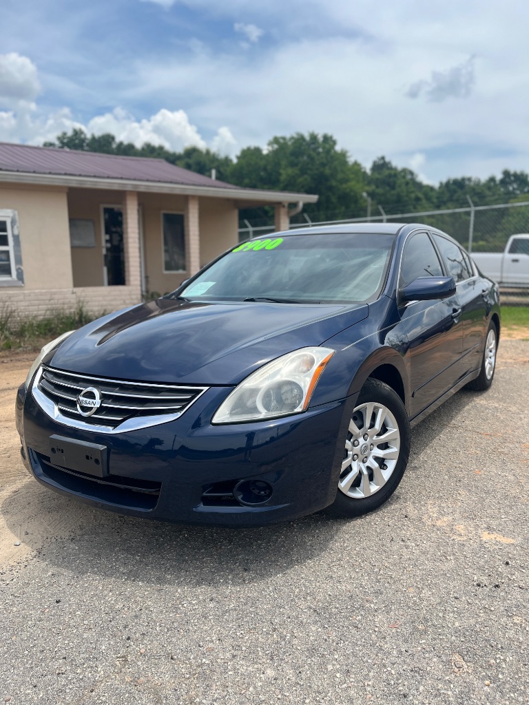 2012 Nissan Altima - $8,900