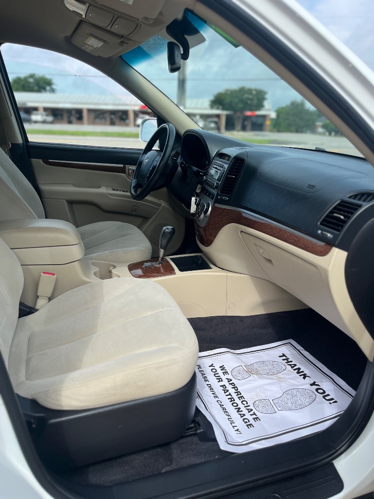 2008 Hyundai Santa Fe - $8,900