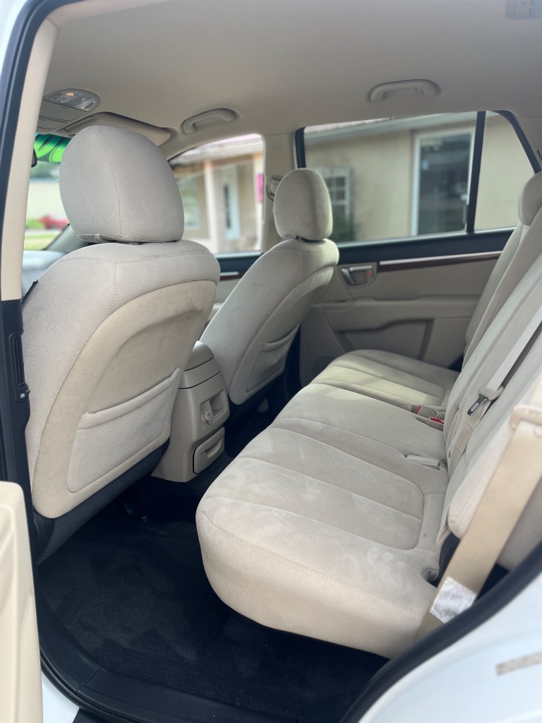 2008 Hyundai Santa Fe - $8,900