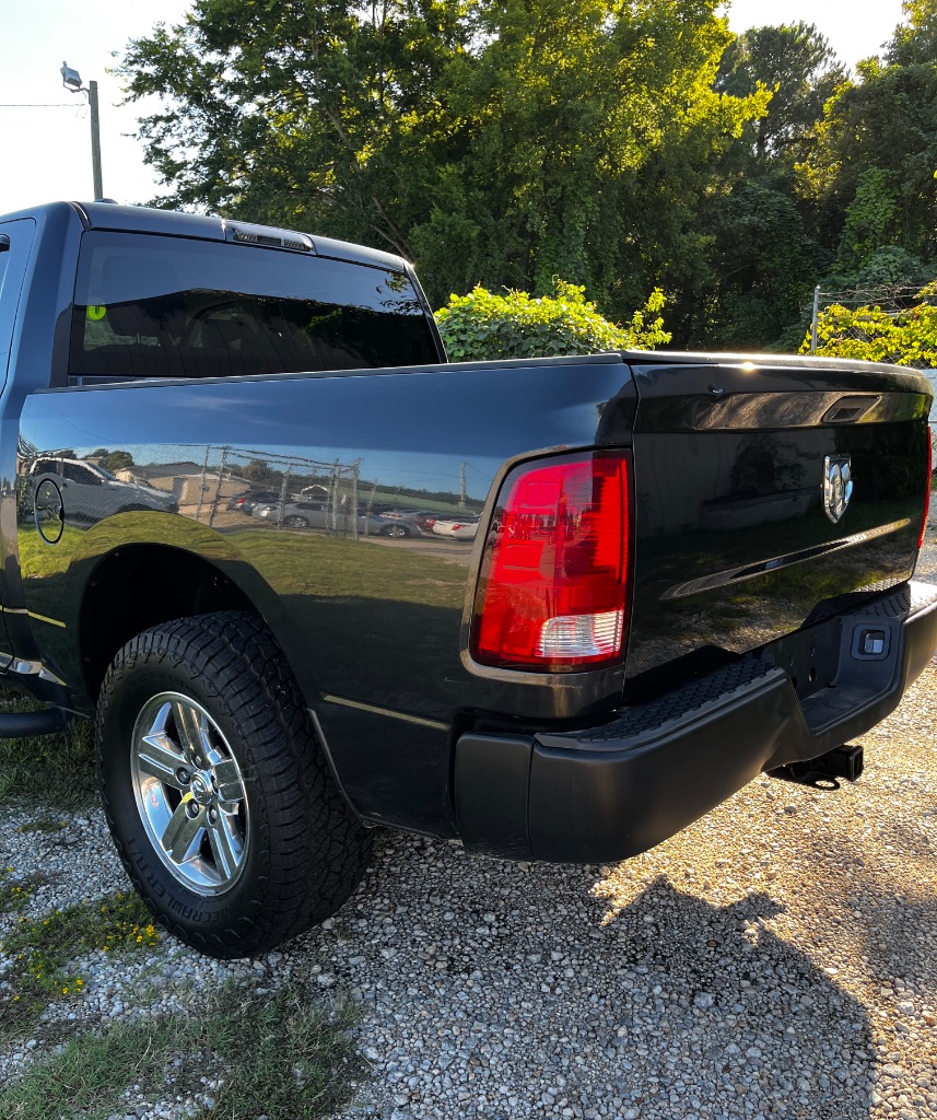 2014 Ram 1500 - $9,900