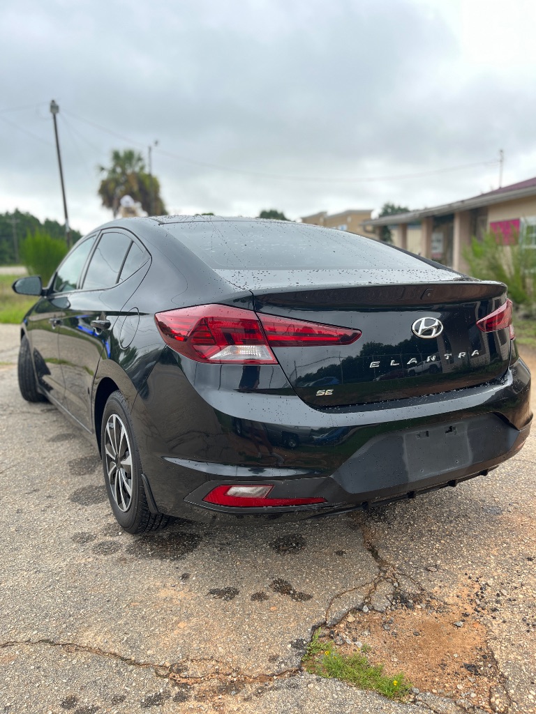 2019 Hyundai Elantra - $10,900